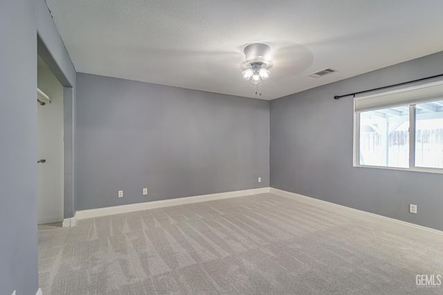 4602 Sun Devils Avenue, Bakersfield, CA 93313