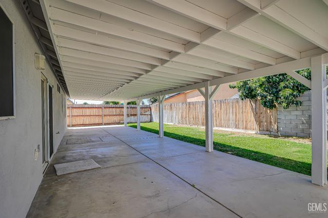 4602 Sun Devils Avenue, Bakersfield, CA 93313