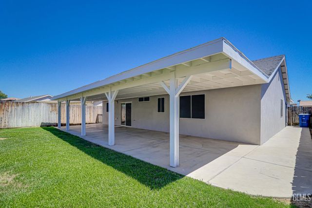 4602 Sun Devils Avenue, Bakersfield, CA 93313