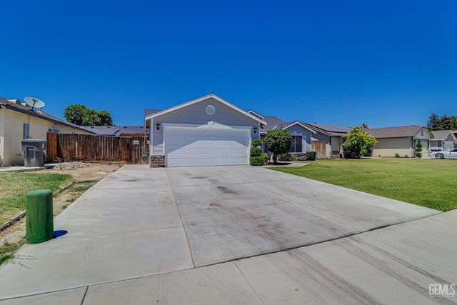 4602 Sun Devils Avenue, Bakersfield, CA 93313