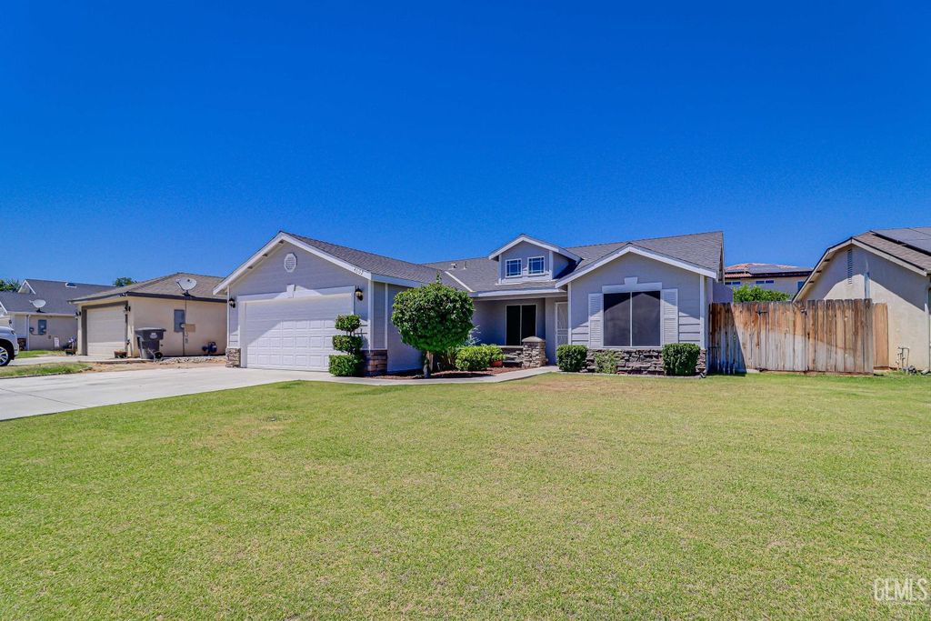 4602 Sun Devils Avenue, Bakersfield, CA 93313