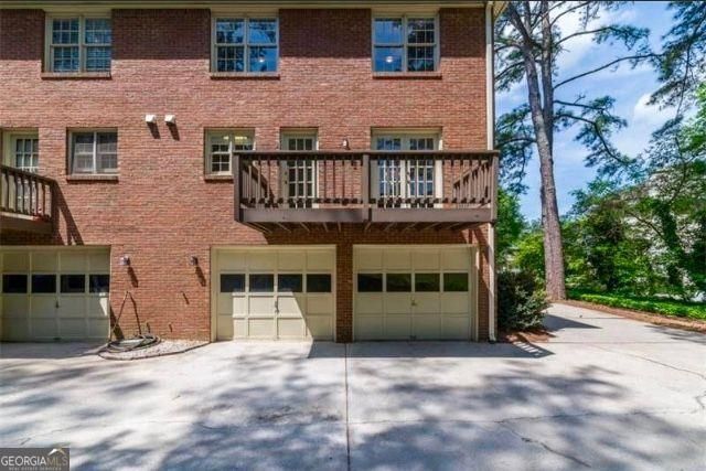 637 CORBIN LAKE Court, Sandy Springs, GA 30350