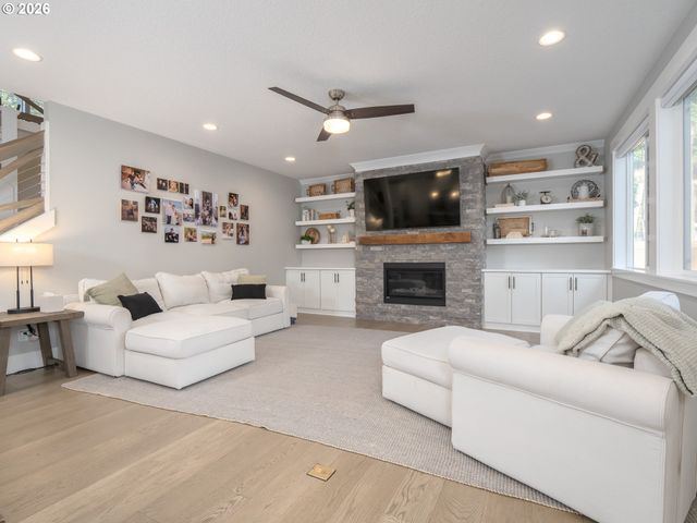 15628 QUARRY Rd, Lake Oswego, OR 97035