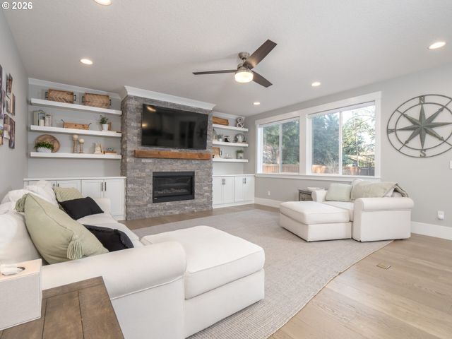 15628 QUARRY Rd, Lake Oswego, OR 97035