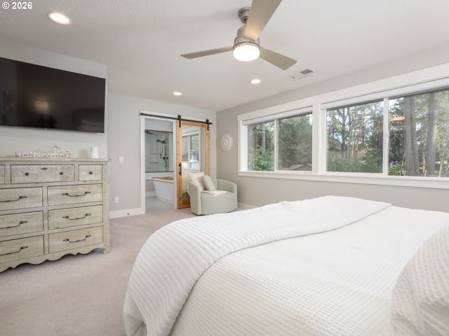 15628 QUARRY Rd, Lake Oswego, OR 97035