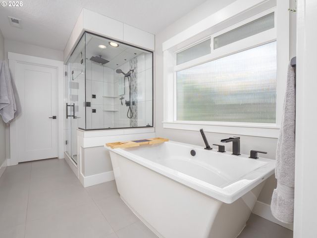 15628 QUARRY Rd, Lake Oswego, OR 97035