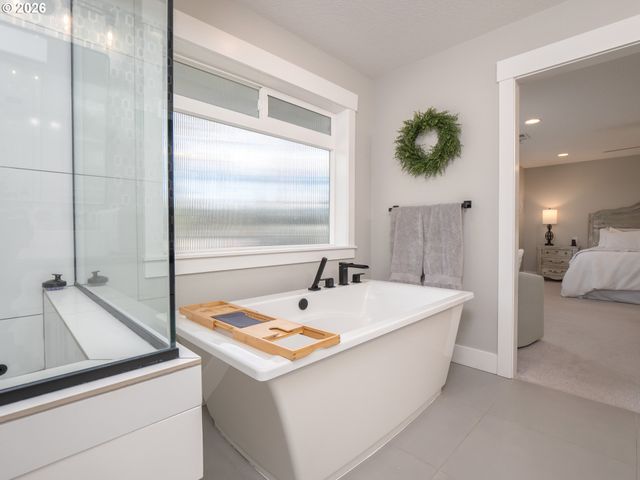 15628 QUARRY Rd, Lake Oswego, OR 97035