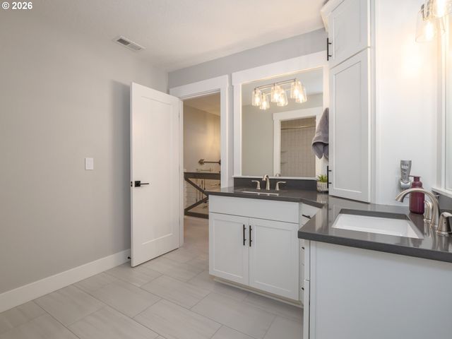 15628 QUARRY Rd, Lake Oswego, OR 97035