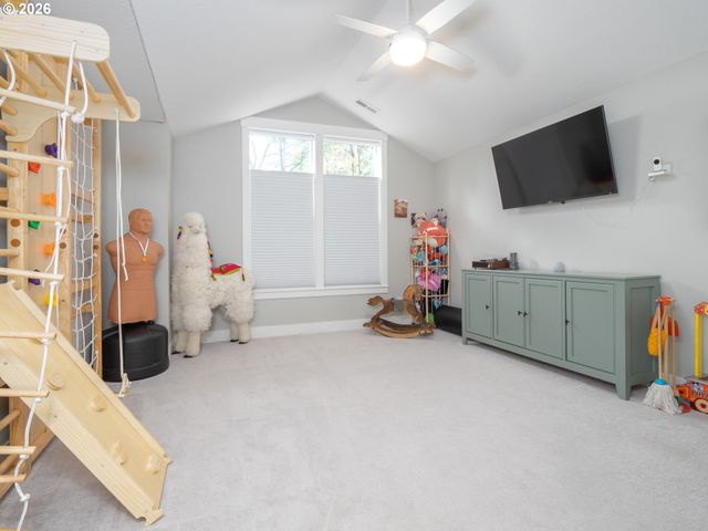 15628 QUARRY Rd, Lake Oswego, OR 97035