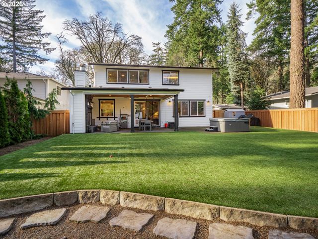 15628 QUARRY Rd, Lake Oswego, OR 97035