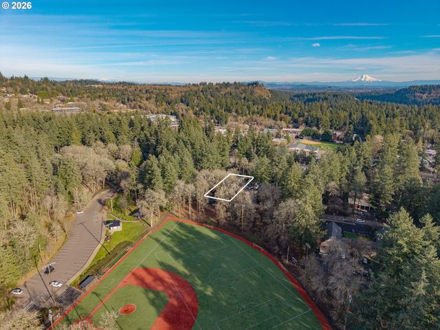 15628 QUARRY Rd, Lake Oswego, OR 97035