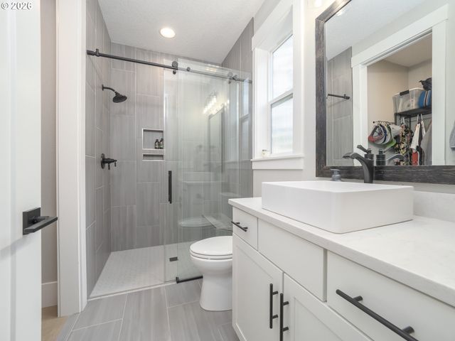 15628 QUARRY Rd, Lake Oswego, OR 97035