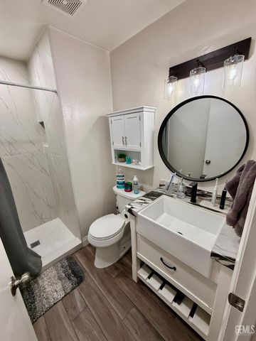 930 Olive Drive 26, Bakersfield, CA 93308