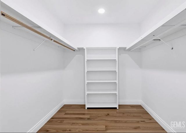 930 Olive Drive 26, Bakersfield, CA 93308