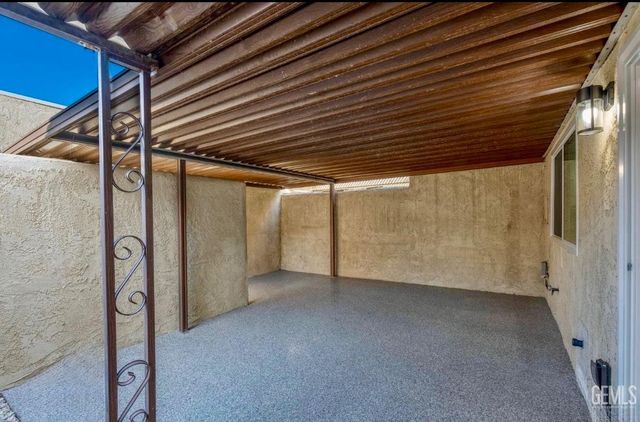 930 Olive Drive 26, Bakersfield, CA 93308