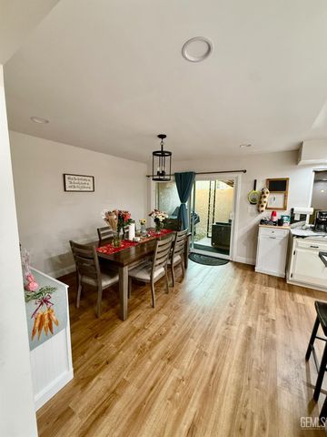 930 Olive Drive 26, Bakersfield, CA 93308