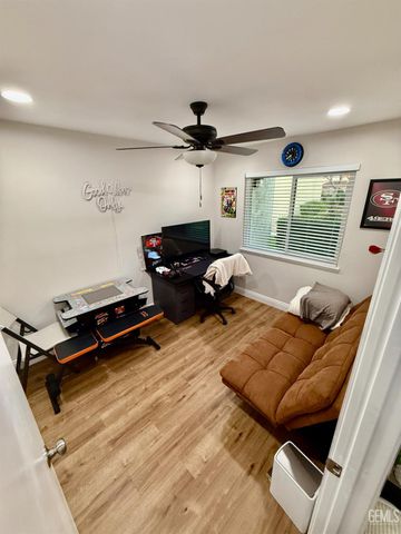 930 Olive Drive 26, Bakersfield, CA 93308