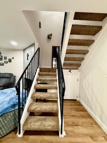 930 Olive Drive 26, Bakersfield, CA 93308