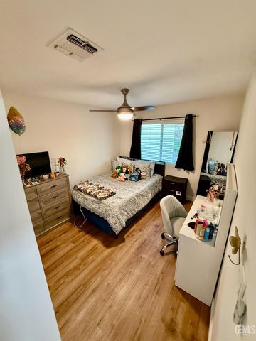 930 Olive Drive 26, Bakersfield, CA 93308