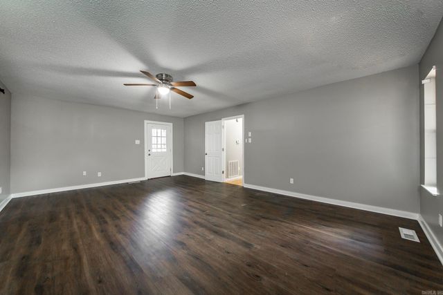 23 Club Road, Jacksonville, AR 72076