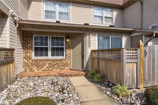 3812 Falling River Reach Apt C, Portsmouth, VA 23703