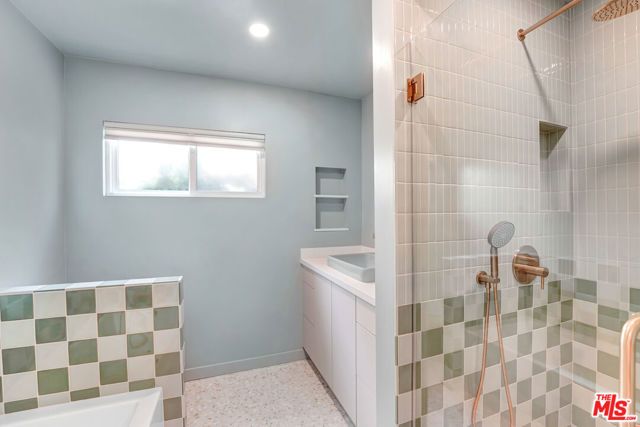 827 15th Street 1, Santa Monica, CA 90403