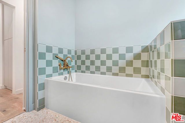 827 15th Street 1, Santa Monica, CA 90403