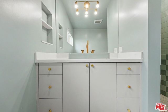 827 15th Street 1, Santa Monica, CA 90403