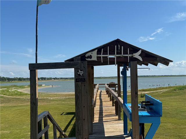 116 Sunset Dr, Mathis, TX 78368