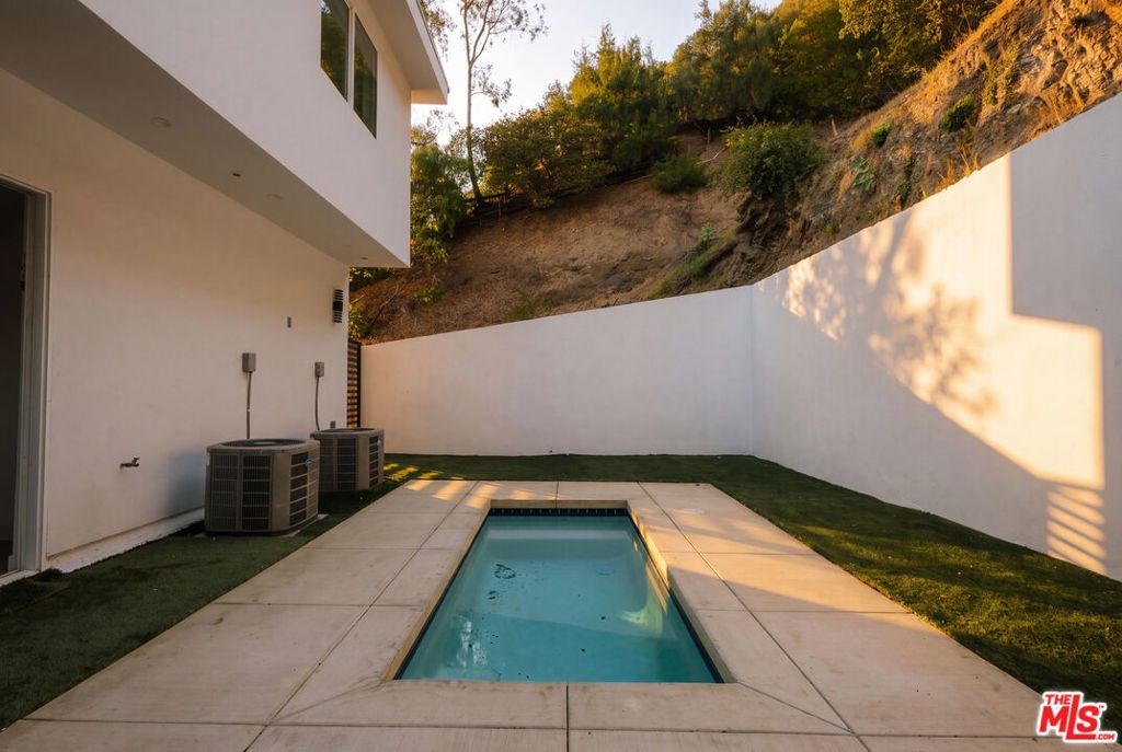 9810 Portola Drive, Beverly Hills, CA 90210 — photo 2