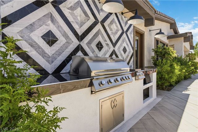 7780 Hickam Avenue, Las Vegas, NV 89129
