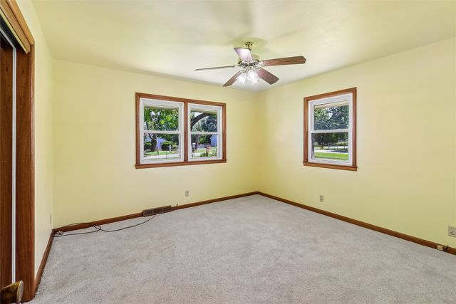 5950 SE 19th Street, Des Moines, IA 50320