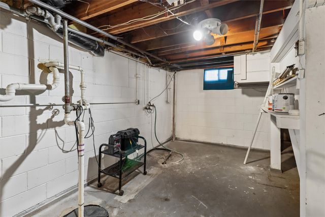 5950 SE 19th Street, Des Moines, IA 50320