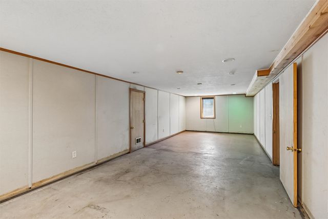 5950 SE 19th Street, Des Moines, IA 50320