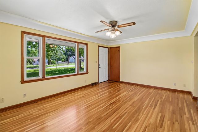 5950 SE 19th Street, Des Moines, IA 50320