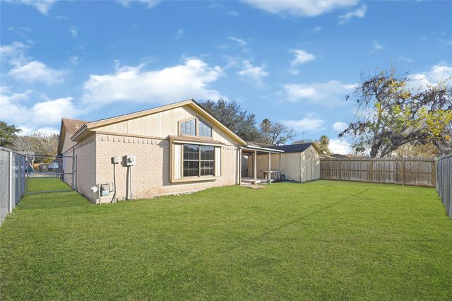 3804 Edgefield Drive, Pasadena, TX 77503