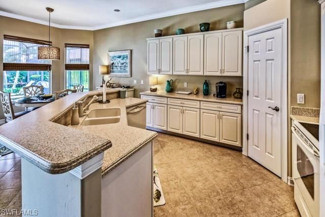 6971 Amen Corner CT, Naples, FL 34113