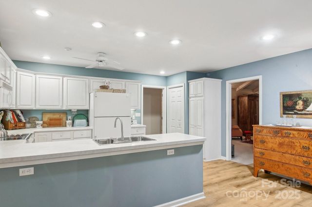 107 Camellia Way, Hendersonville, NC 28739