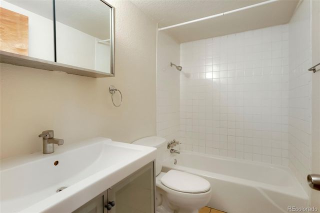 2860 W 32nd Avenue, Denver, CO 80211