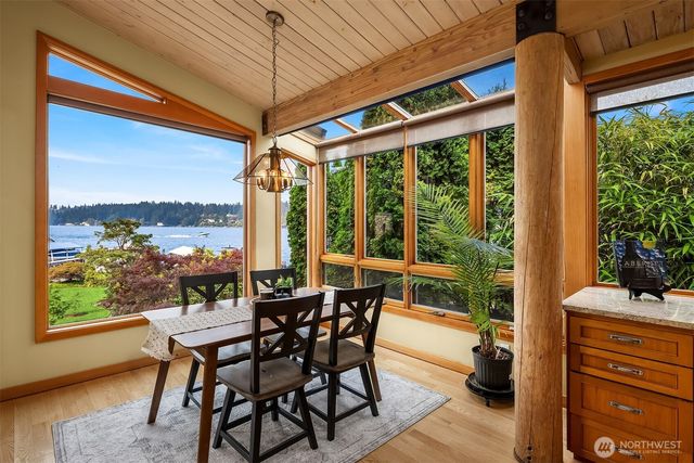 9418 SE 33rd Street, Mercer Island, WA 98040