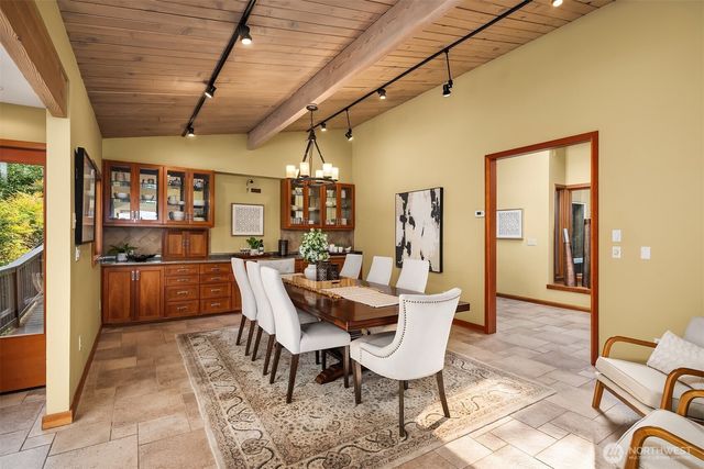 9418 SE 33rd Street, Mercer Island, WA 98040