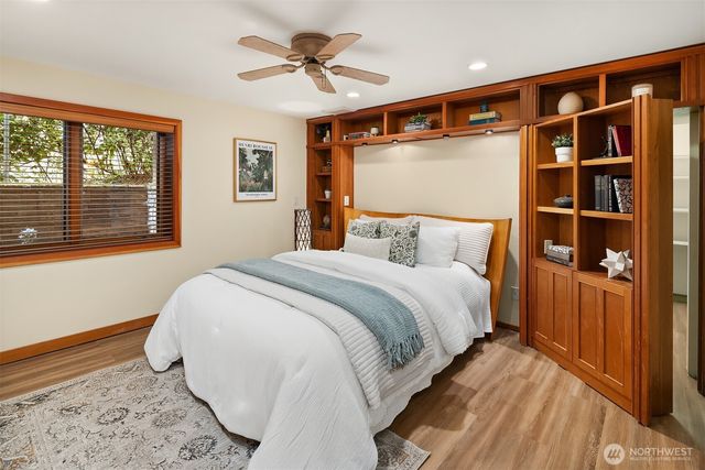 9418 SE 33rd Street, Mercer Island, WA 98040