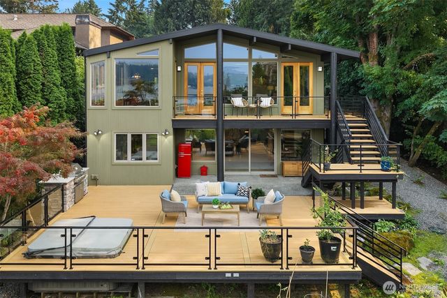 9418 SE 33rd Street, Mercer Island, WA 98040