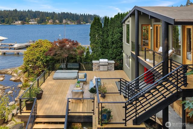 9418 SE 33rd Street, Mercer Island, WA 98040