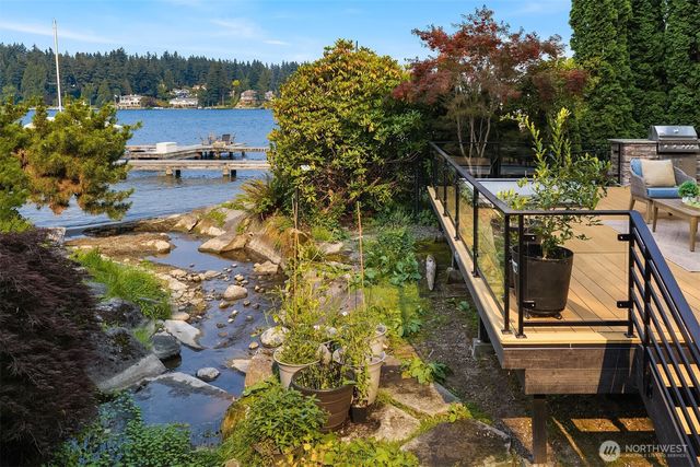 9418 SE 33rd Street, Mercer Island, WA 98040
