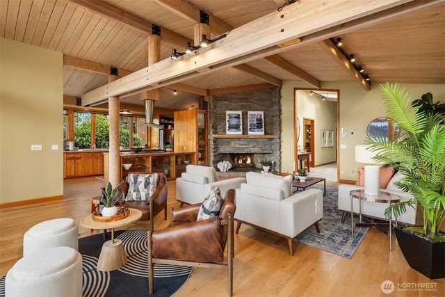 9418 SE 33rd Street, Mercer Island, WA 98040