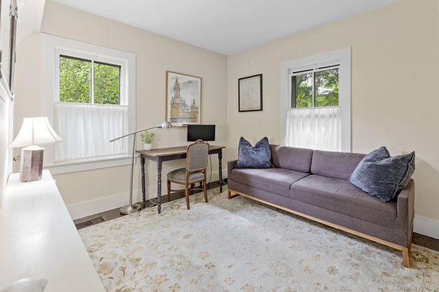 10 Pleasant, East Hampton, NY 11937