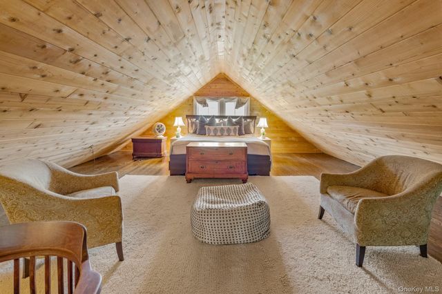 10 Pleasant, East Hampton, NY 11937