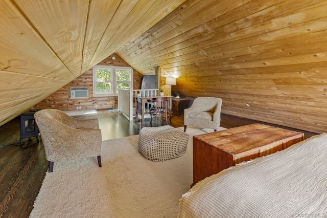 10 Pleasant, East Hampton, NY 11937