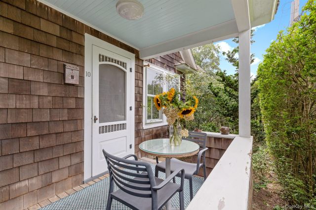 10 Pleasant, East Hampton, NY 11937